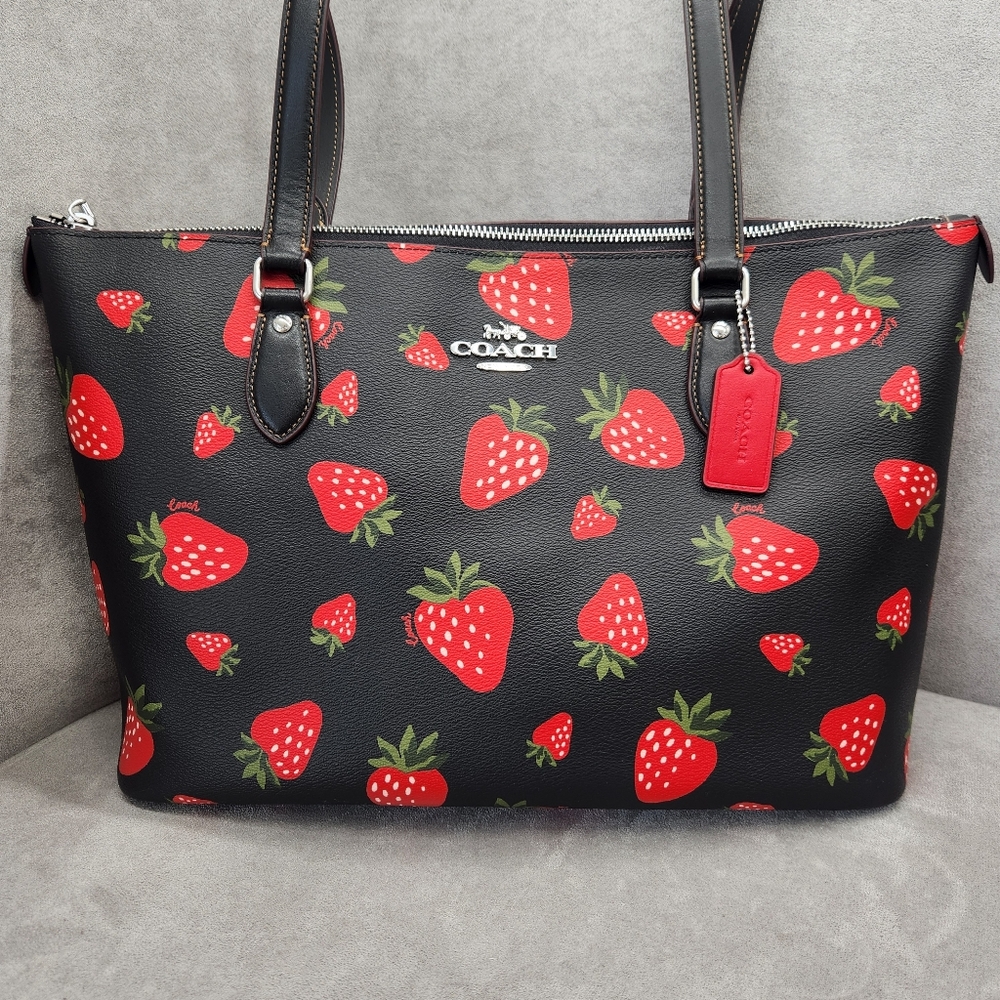 Coach Tote Bag Black Red Strawberry Print Gallery CH510 Kawaii Limited Edition - Picture 2 of 16